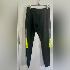 Love & Sports Leggings with side pockets ~ Size M